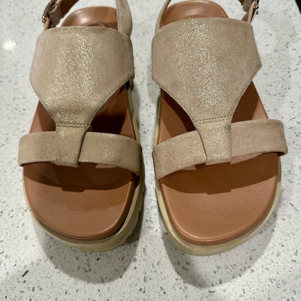 Vionic Alondra Lug Women's T-Strap Comfort Sandal